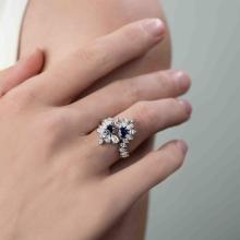 Sapphire engagement rings KSA, Luxury jewelry boutique Saudi Arabia
