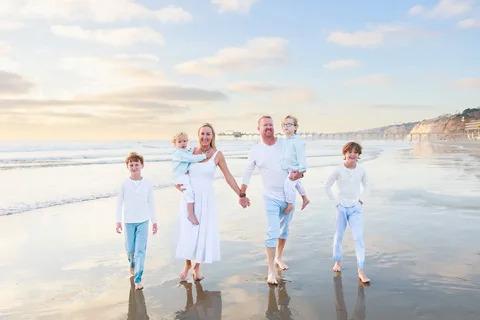candid family photographer