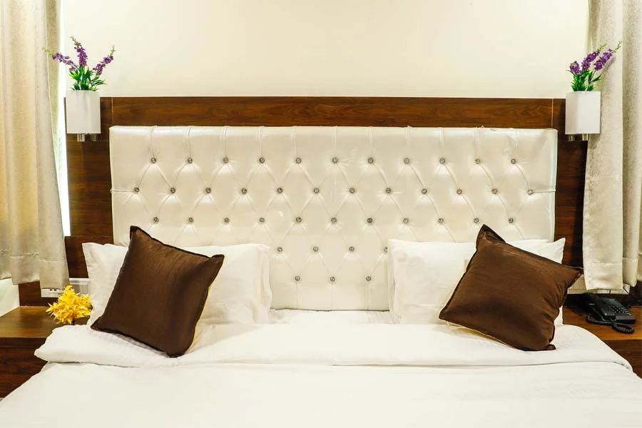 ac rooms near vijayawada bus stand, rooms for stay near vijayawada bus stand, rooms with breakfast near vijayawada bus stand, accommodation near durga gudi vijayawada, room booking near vijayawada railway station