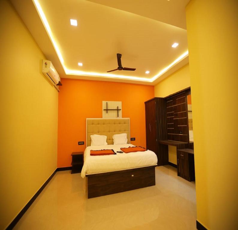 best hotel rooms in pollachi, best hotel rooms in pollachi for family,best place to stay in pollachi, book pollachi room stay, pollachi room booking with price, family stay hotels in pollachi,pollachi budget friendly hotel rooms, accommodation in pollachi, budget hotels in pollachi, affordable rooms for stay in pollachi