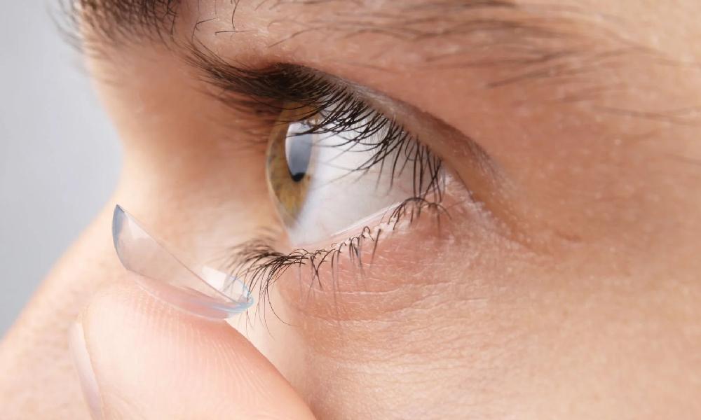 contact lens fitting
