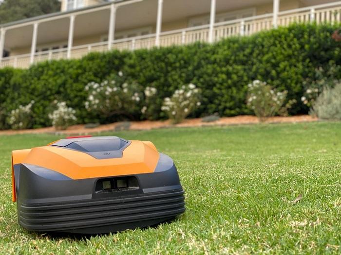 automatic lawn mower 